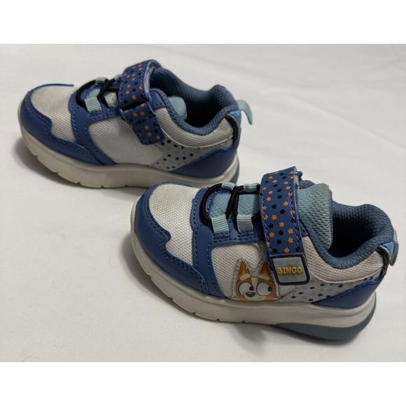 Toddler Bluey light up shoes with No Laces Size 7 - Picture 2 of 4